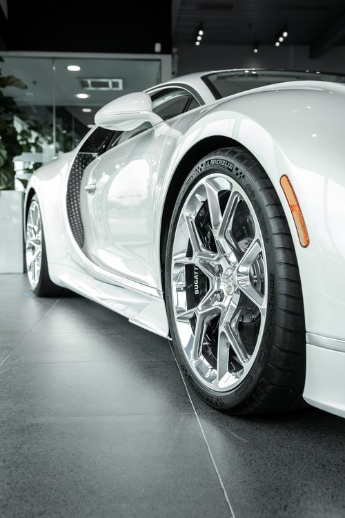 Rear three-quarter view of Post Malone’s former white Bugatti Chiron