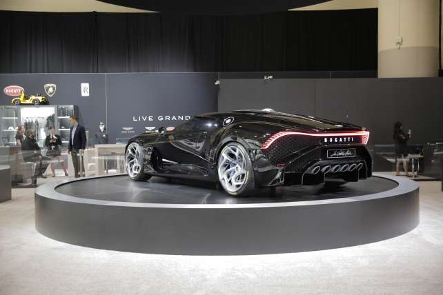 Bugatti La Voiture Noire in LAPSOFLUX automotive coverage