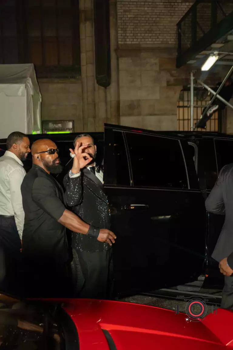 Guests gather outside Casa Cipriani during Drake’s birthday celebration.